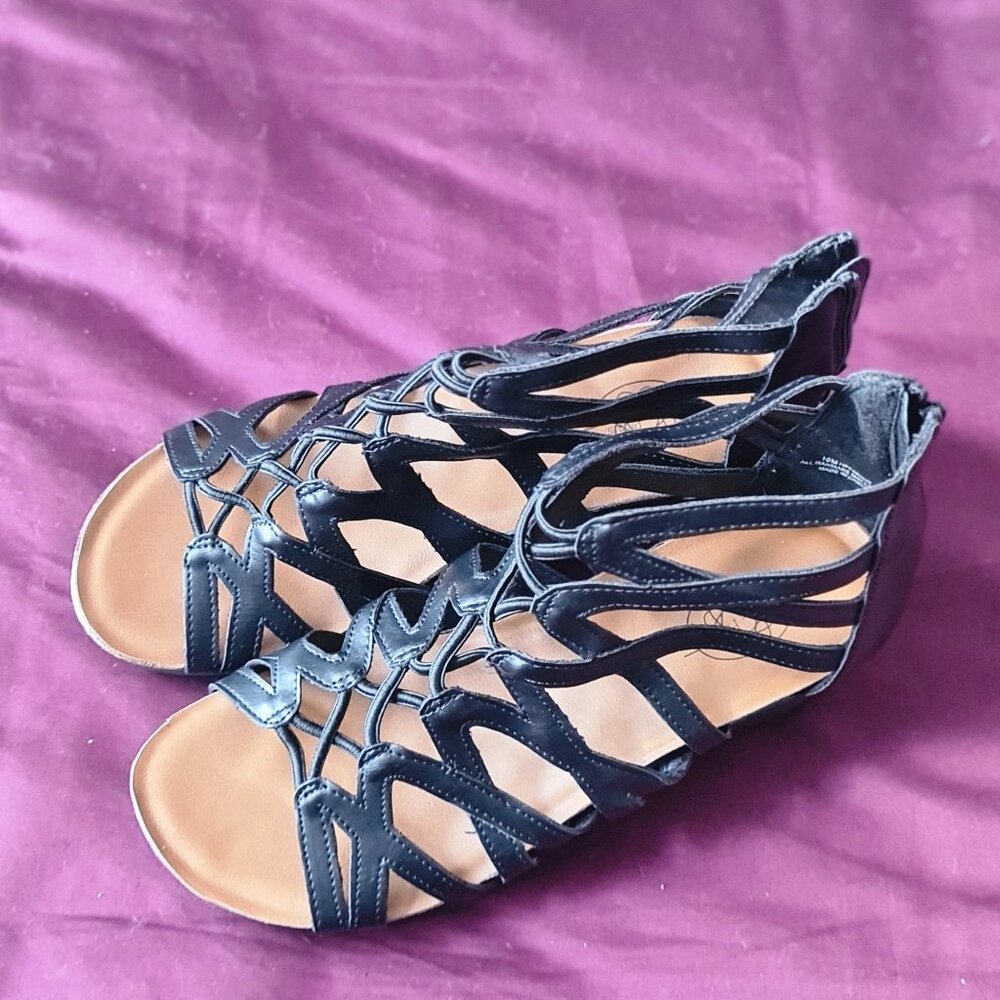 ✨ Hocus Pocus Faith 2 Strappy Sandals - Size 10 ✨
